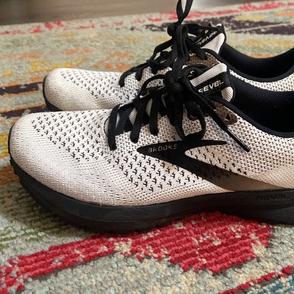 Brooks revel 4